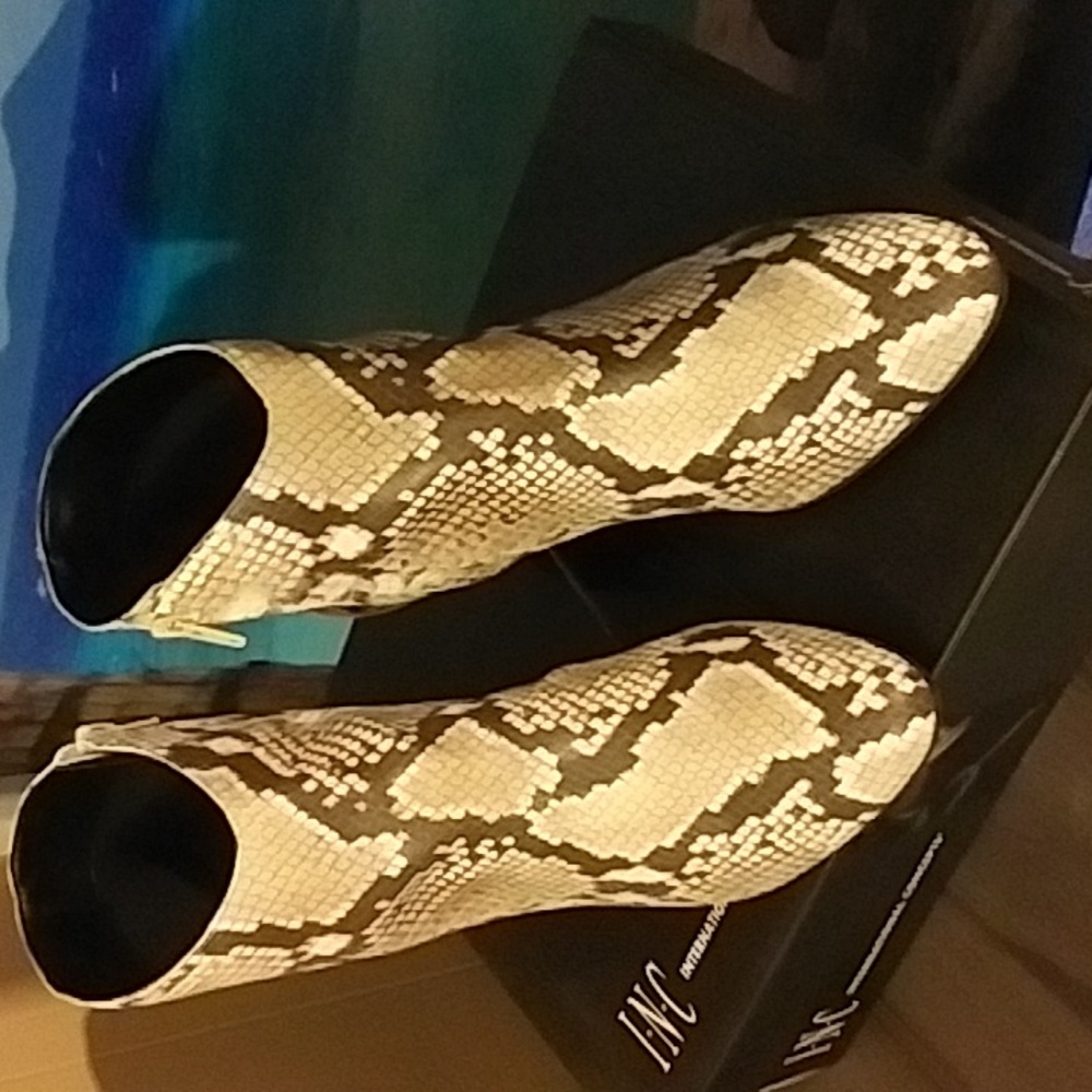 INC International  Concepts snake booties